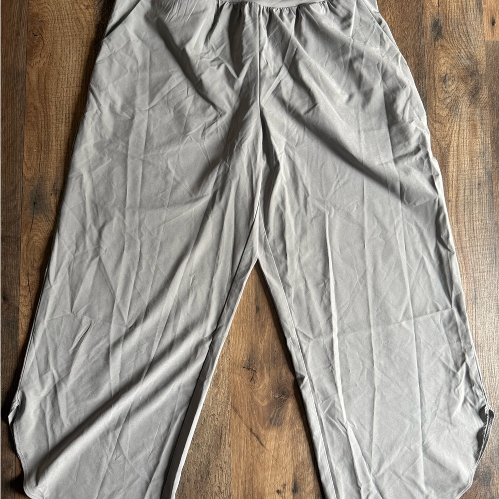 HALARA Wide Leg Cropped Pants in Light Gray - Picture 2 of 6